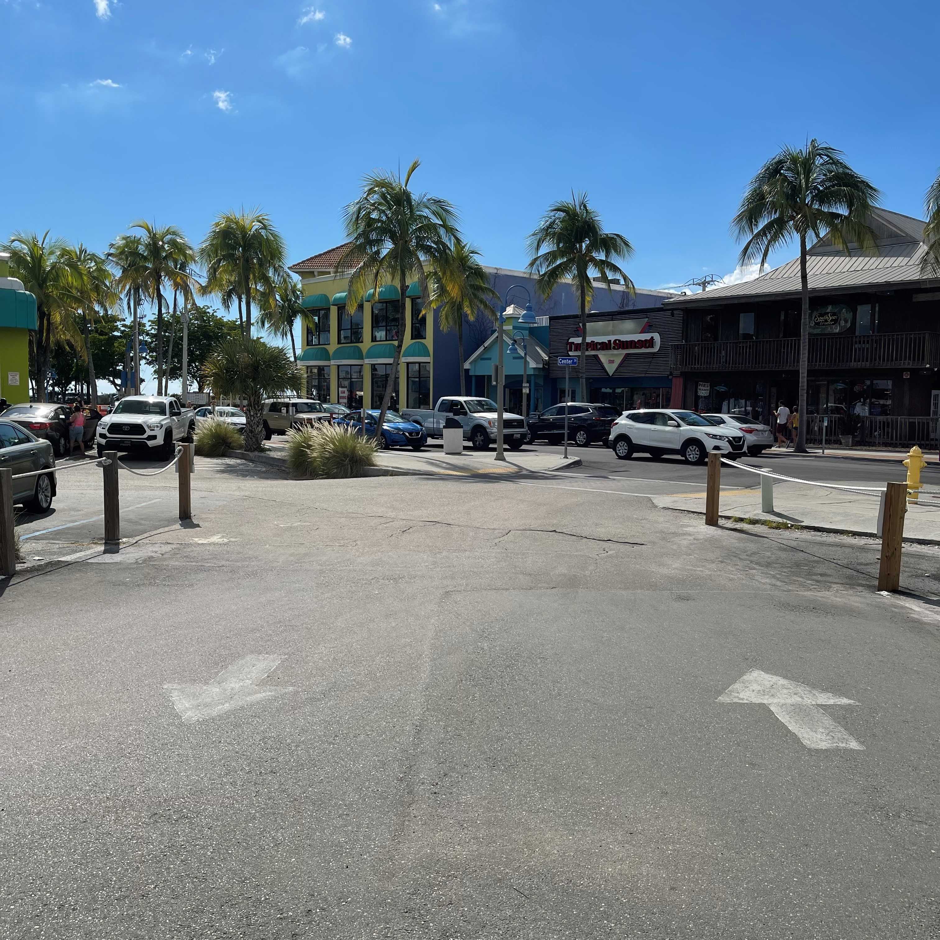 La Playa Parking (Image 2)