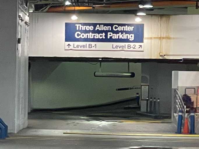 ALLEN CENTER GARAGE III. Lot (1)