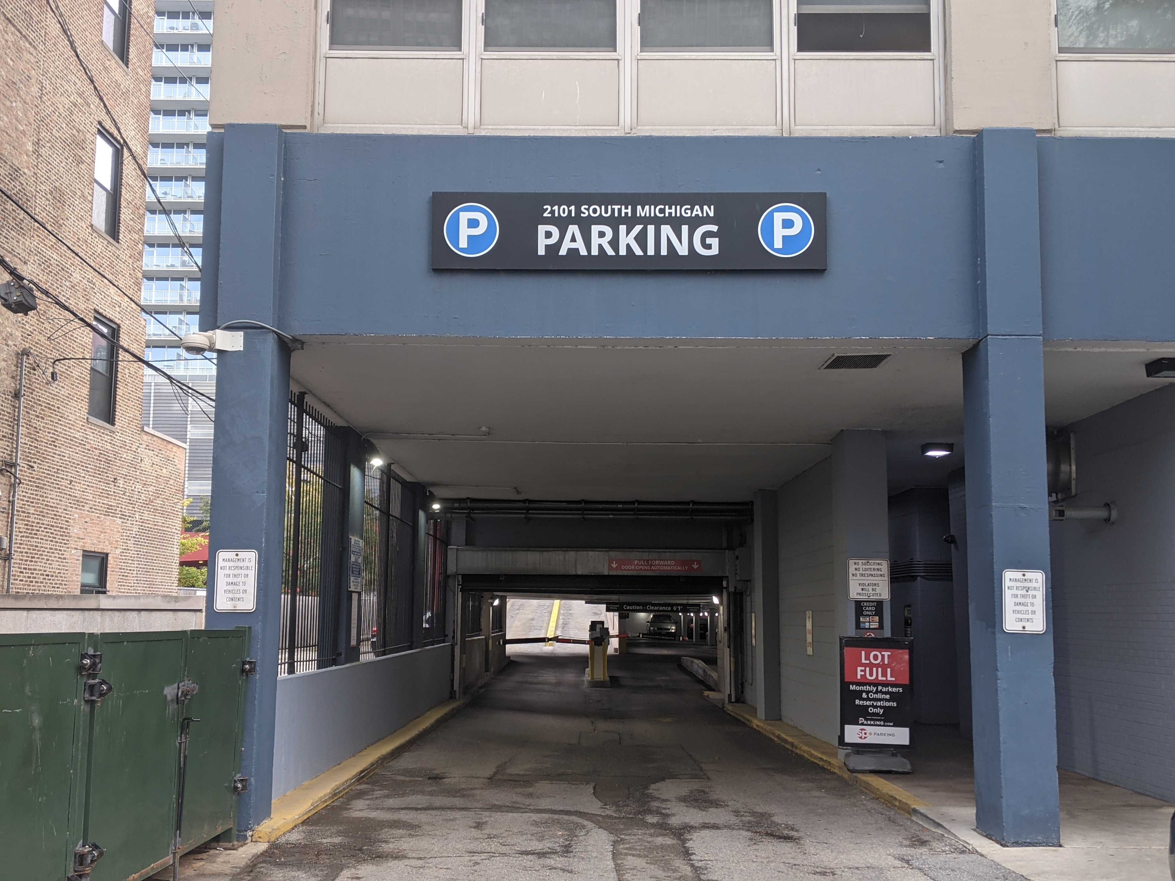 How to Find Cheap Parking in Chicago - AutoSlash